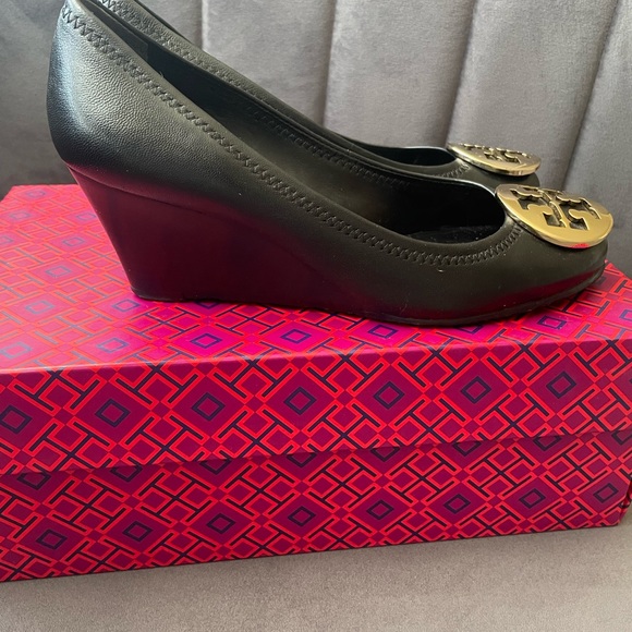 Vintage Tory Burch Sally Wedge( Mestico) shoes - Picture 4 of 6